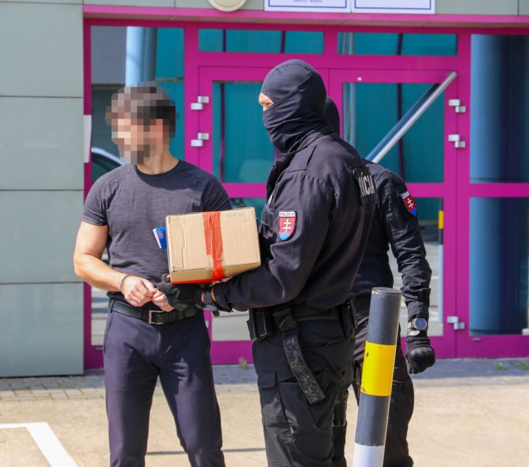 Polícia, zadržanie