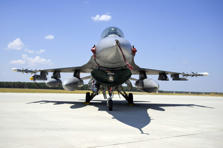 MO SR: Odovzdanie záchytného systému pre F 16