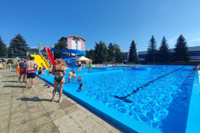 PÚCHOV: Otvorenie obnoveného letného kúpaliska