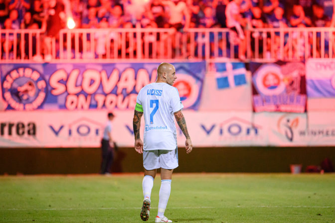 FUTBAL NL: Komárno  Bratislava