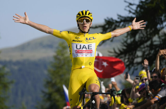 Pogačar ovládol 10. etapu Tour de France na Deň dobytia Bastily, motivovali ho aj neprajní fanúšikovia pri trati