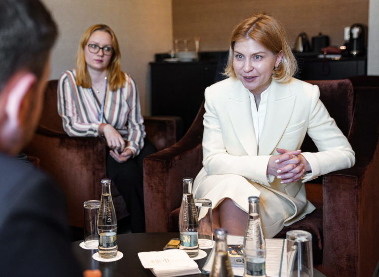PREMIÉR: Stretnutie s Oľhou Stefanišynovou