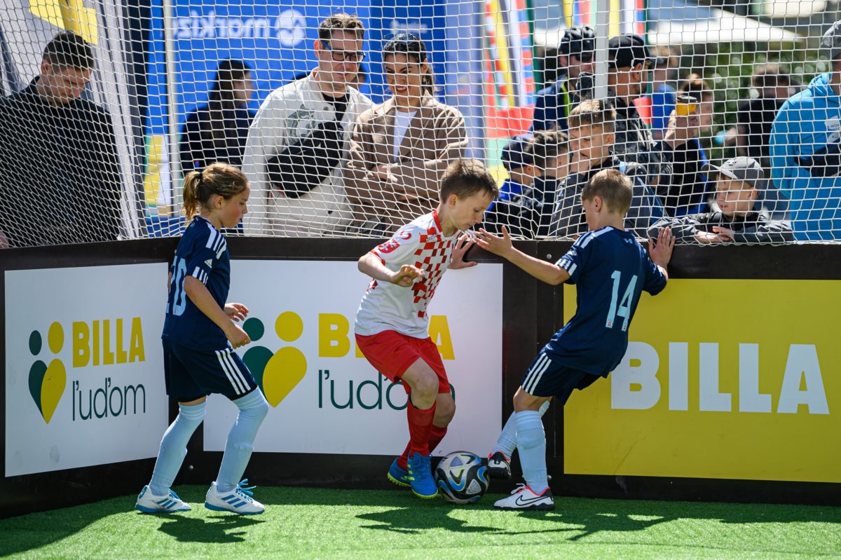 Futbal v meste_2.jpg