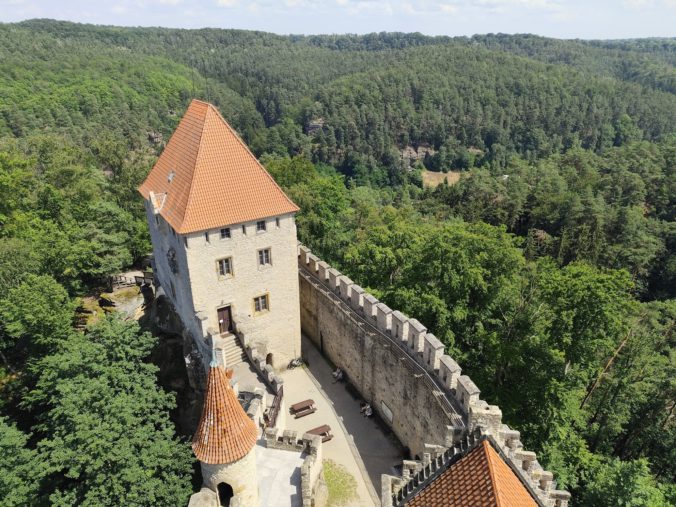 hrad Kokořín – miesto, kde sa nakrúcajú rozprávky a kultové filmy