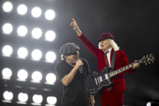 AC/DC, Brian Johnson, Angus Young