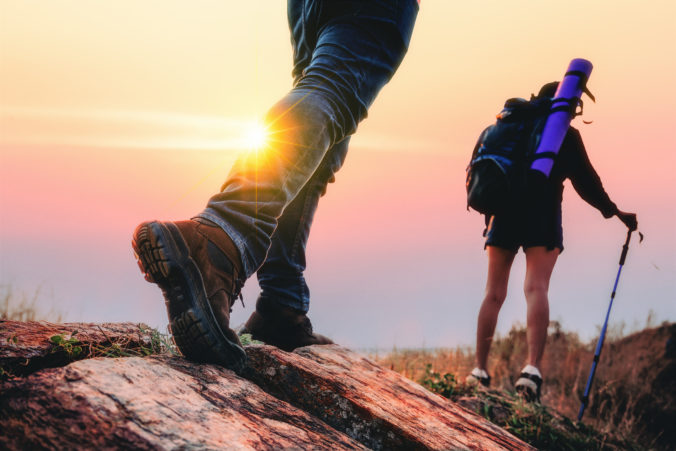 Ako predchádzať zraneniam pri letných turistických a outdoorových aktivitách