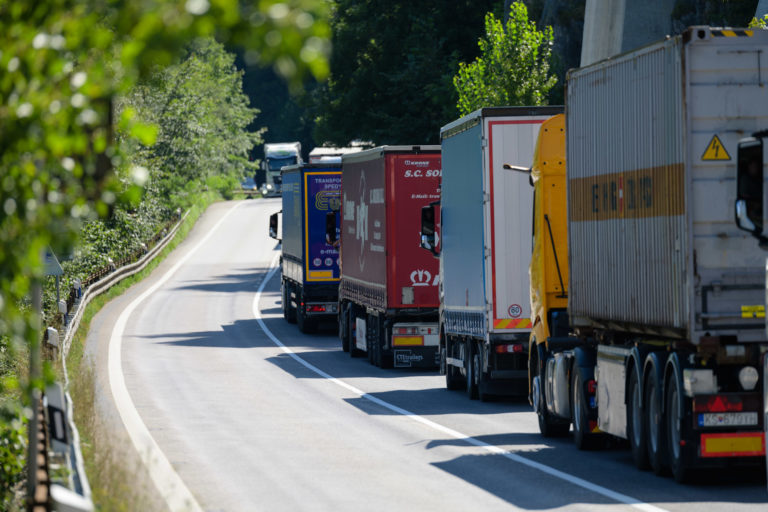 DOPRAVA: Situácia na cestách v okolí Strečna