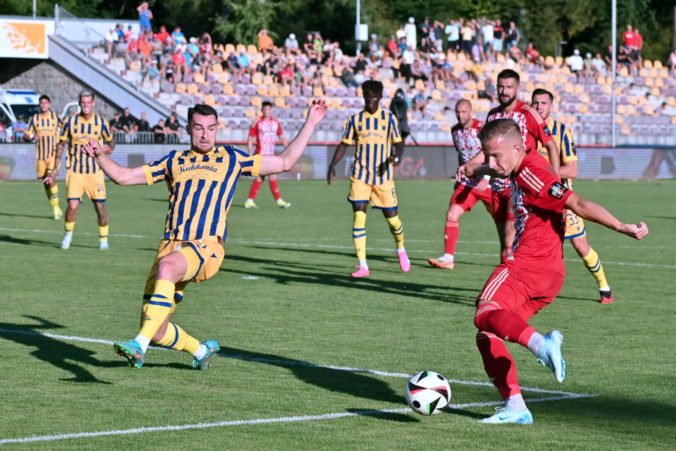 FUTBAL NL: Banská Bystrica - Dunajská Streda