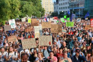 Protest: Stačilo!