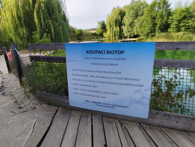 Živá voda Modrá: Objavte Podvodný Svet a Relax v Prírodnom Biotope