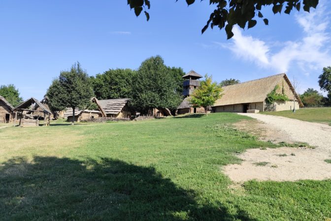 Archeoskanzen Modrá a Klenotnica Veľkej Moravy