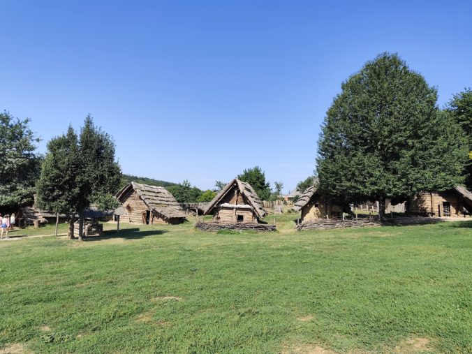 Archeoskanzen Modrá a Klenotnica Veľkej Moravy