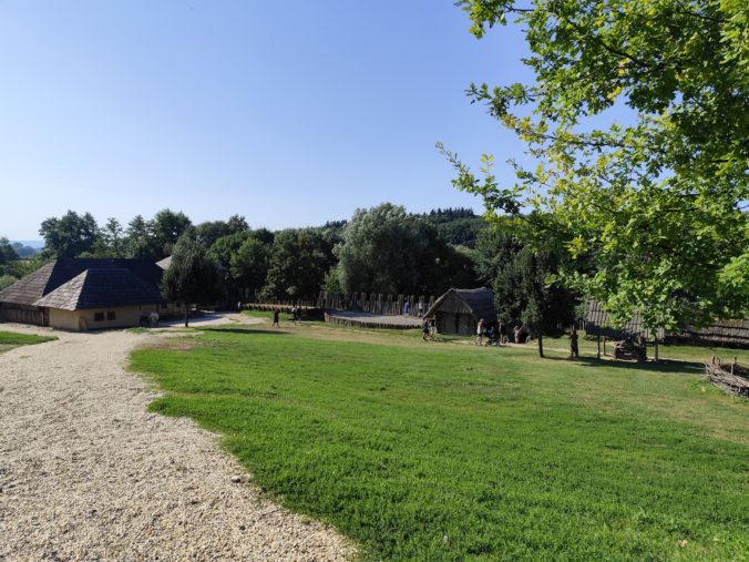 Archeoskanzen Modrá a Klenotnica Veľkej Moravy