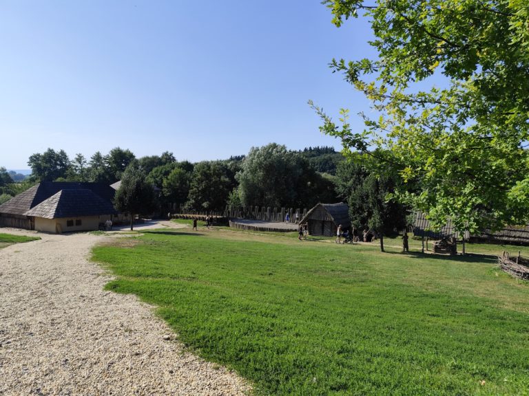 Archeoskanzen Modrá a Klenotnica Veľkej Moravy