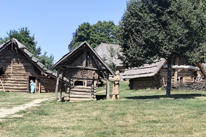 Archeoskanzen Modrá a Klenotnica Veľkej Moravy