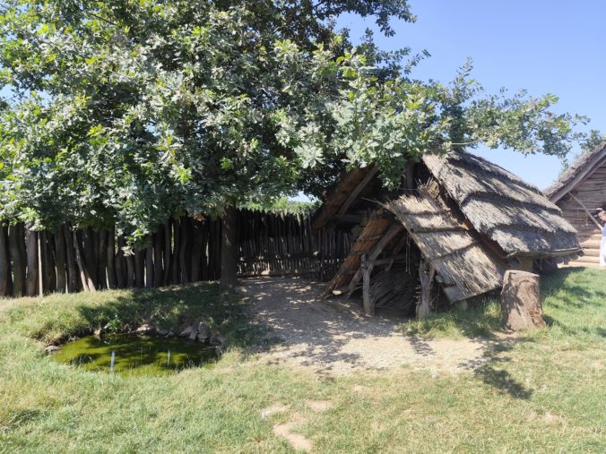 Archeoskanzen Modrá a Klenotnica Veľkej Moravy