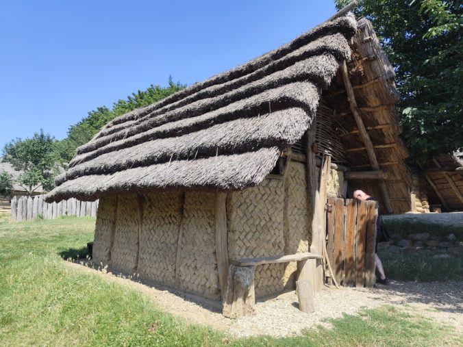 Archeoskanzen Modrá a Klenotnica Veľkej Moravy