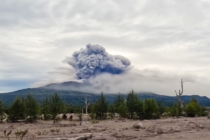 Erupcia sopky na Kamčatke