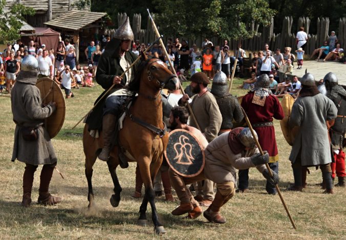 Archeoskanzen Modrá a Klenotnica Veľkej Moravy