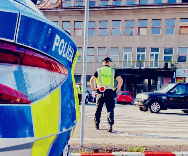 Polícia, školy