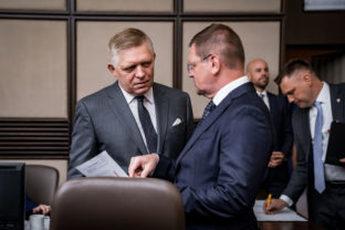 Robert Fico, Peter Kmec