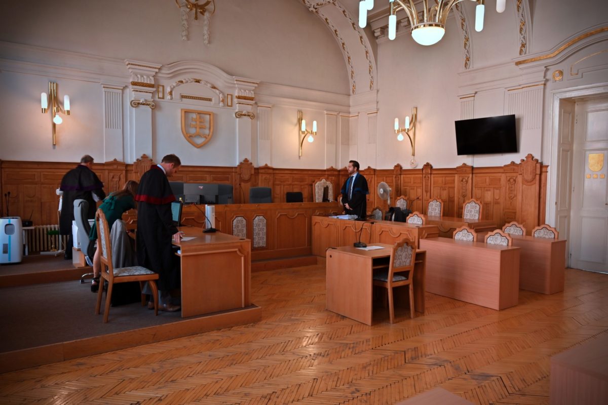 SÚDY: Pojednávanie s Jánom Slotom