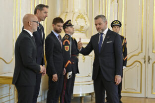 PREZIDENT: Obed s predstaviteľmi opozičných strán