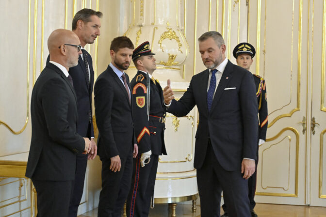 PREZIDENT: Obed s predstaviteľmi opozičných strán
