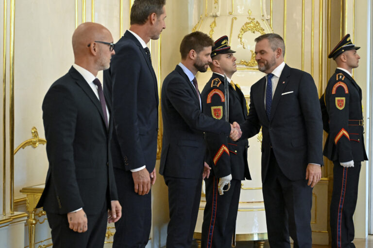 PREZIDENT: Obed s predstaviteľmi opozičných strán