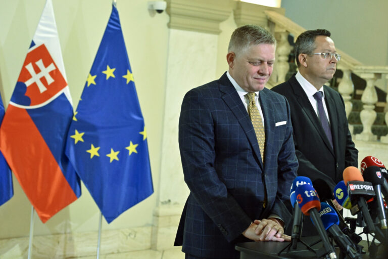 VLÁDA: Rokovanie s predsedami opozície