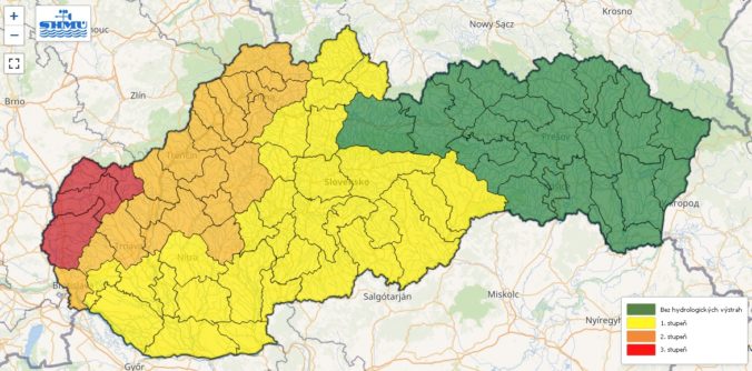 Hydrologické výstrahy prvého, druhého aj tretieho stupňa.