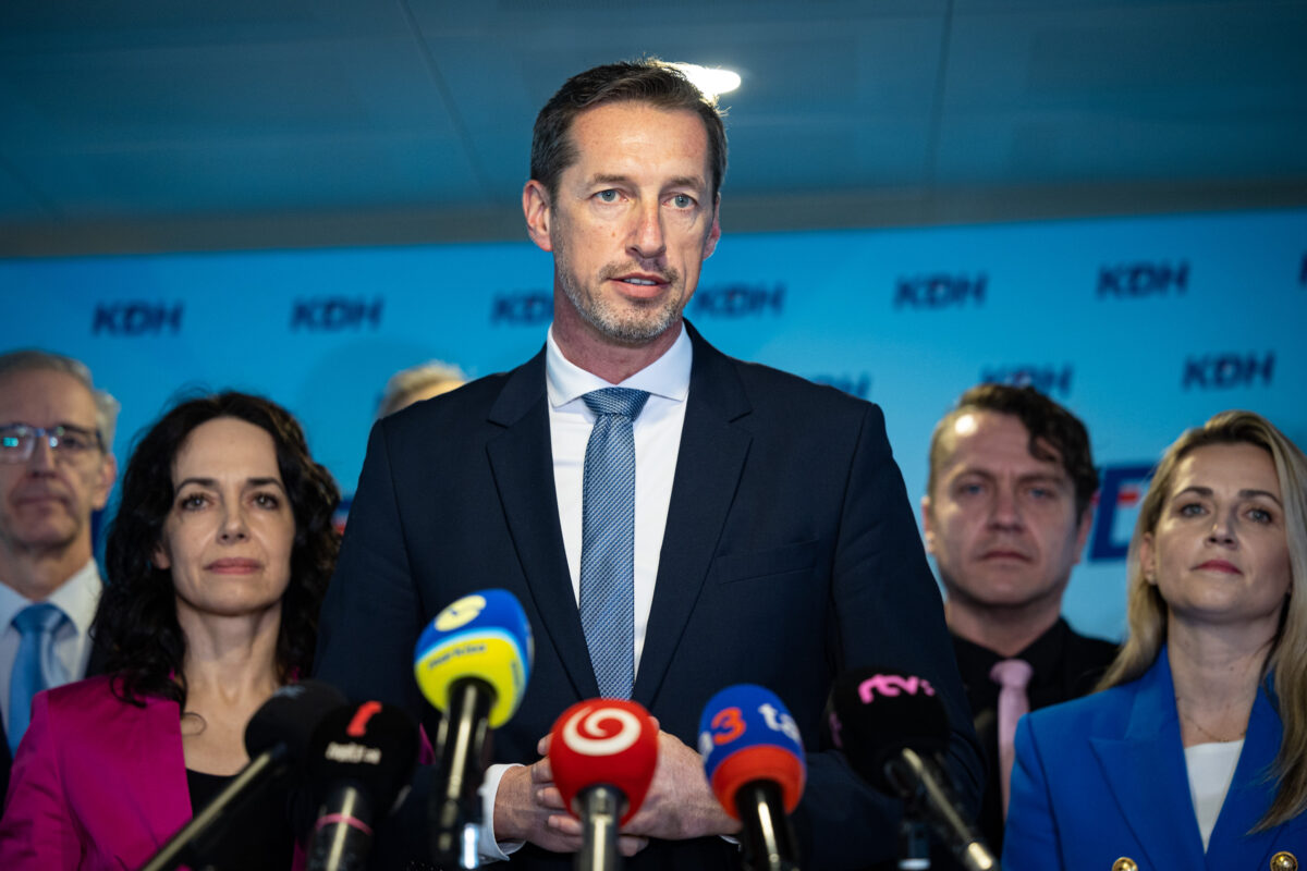 Najnov&scaron;&iacute; prieskum je &scaron;okom pre KDH. Vyhral by voľby Smer-SD alebo Progres&iacute;vne Slovensko? - SITA.sk