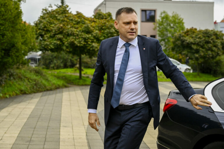 VLÁDA: Rokovanie 53. schôdze