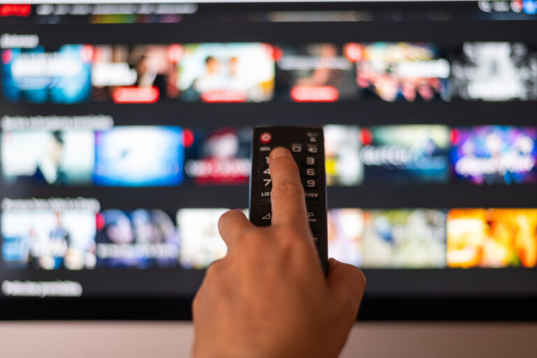 Televízia, televízor