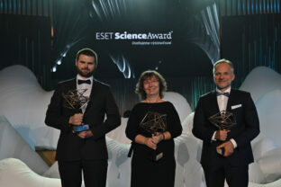 Laureati ocenenia eset science award.jpg