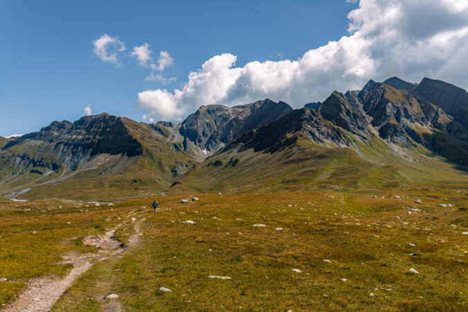 Majestátna alpská krajina v štýle Pána prsteňov