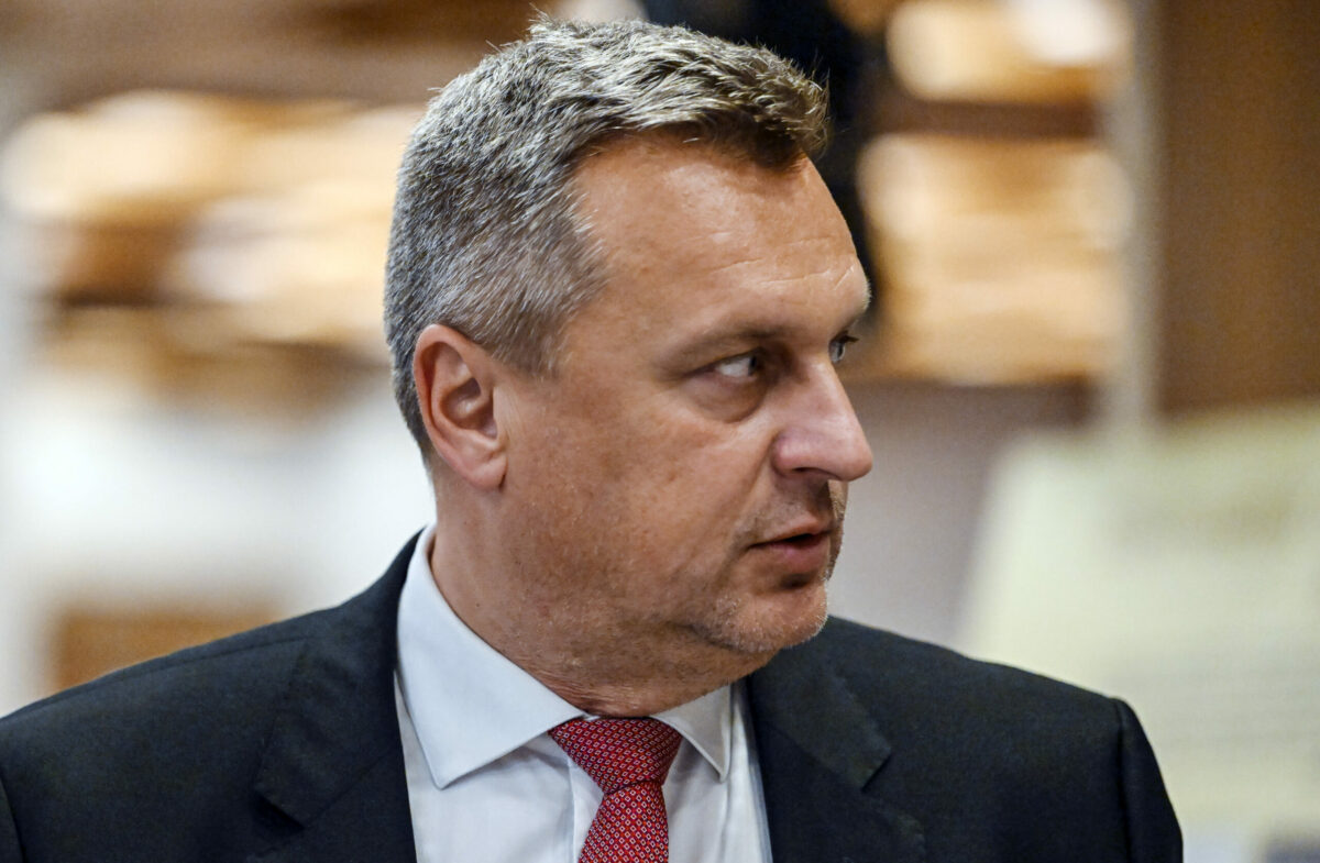 SNS: Vyjadrenie k schváleným zákonom