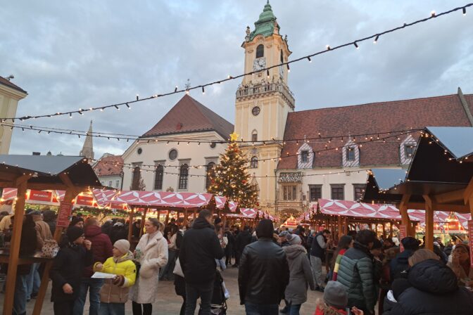 Vianočné trhy na Hlavnom námestí BA