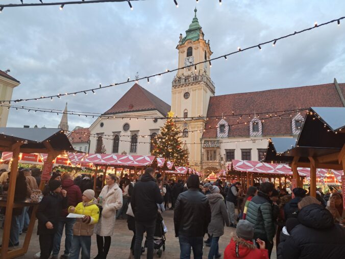 Vianočné trhy na Hlavnom námestí BA