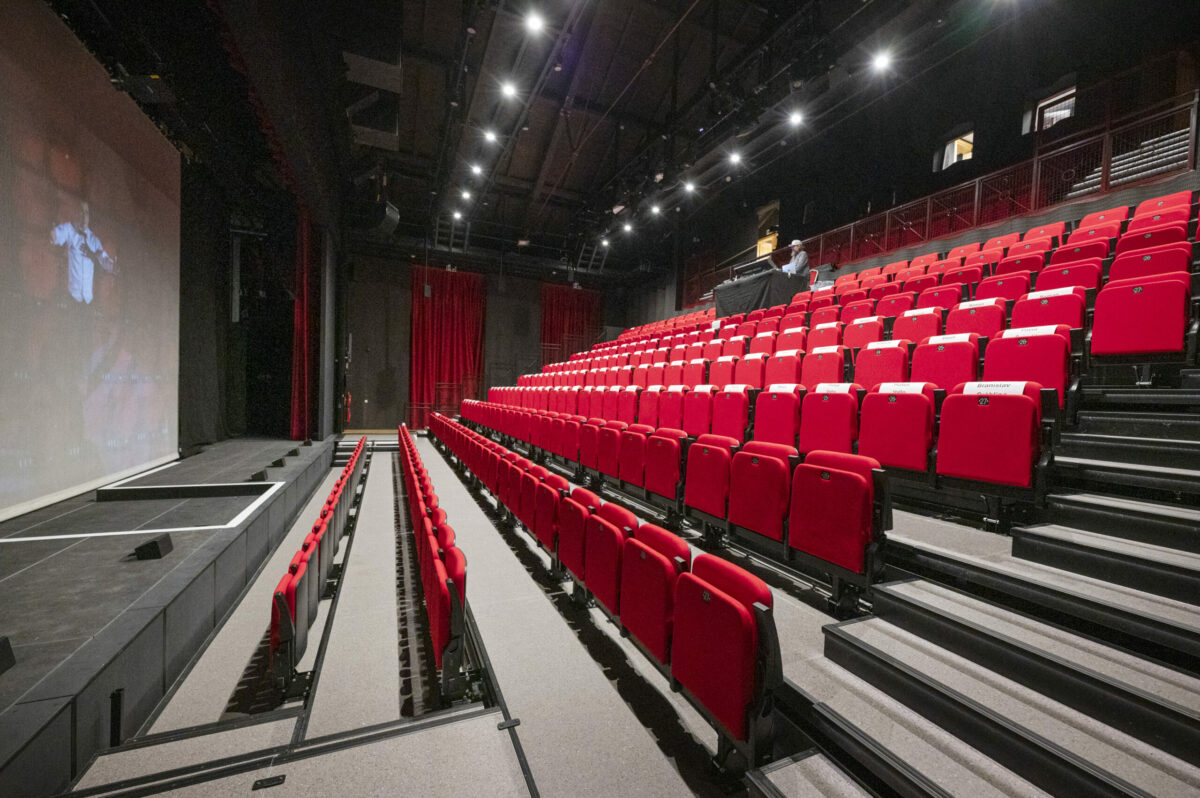 KULTÚRA: Otvorenie Divadla Aréna