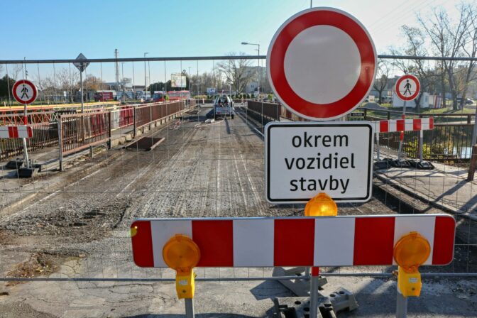 BRATISLAVA: Uzatvorený most vo Vrakuni