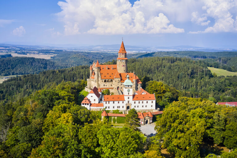 Hrad Bouzov: Rozprávkové miesto – domov filmových princezien