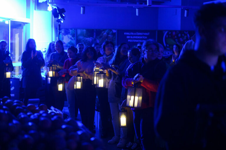 Foto_noc v billa_1.jpg