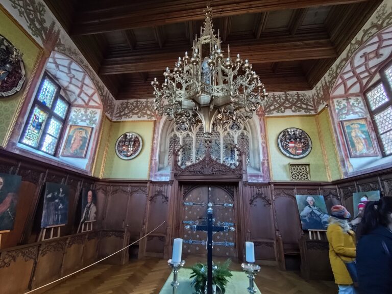 Hrad Bouzov: Rozprávkové miesto – domov filmových princezien