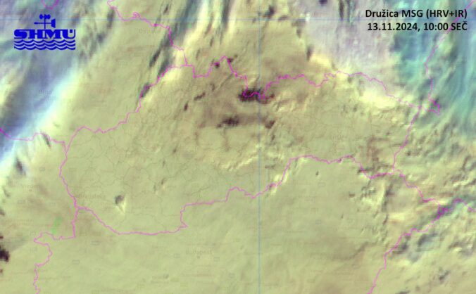 Nízka oblačnosť v stredu 13. novembra 2024.