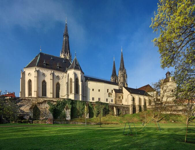 Olomoucký hrad (katedrála sv. Václava, Arcidiecézní muzeum)_Olomouc Castle 02 (CzechTourism)