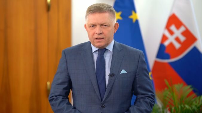 Robert Fico sa vo videu na sociálnej sieti vyjadril k povoleniu USA pre Ukrajinu ohľadom zbraní dlhého doletu.