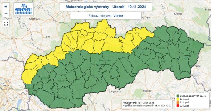 Výstrahy pred silným vetrom platia v utorok 19. novembra 2024 pre žltou farbou označené okresy Slovenska.