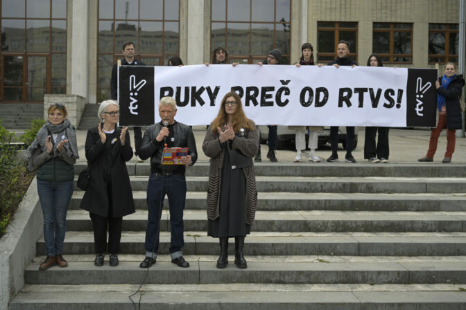 PROTEST: Čo? Ruky preč od RTVS!