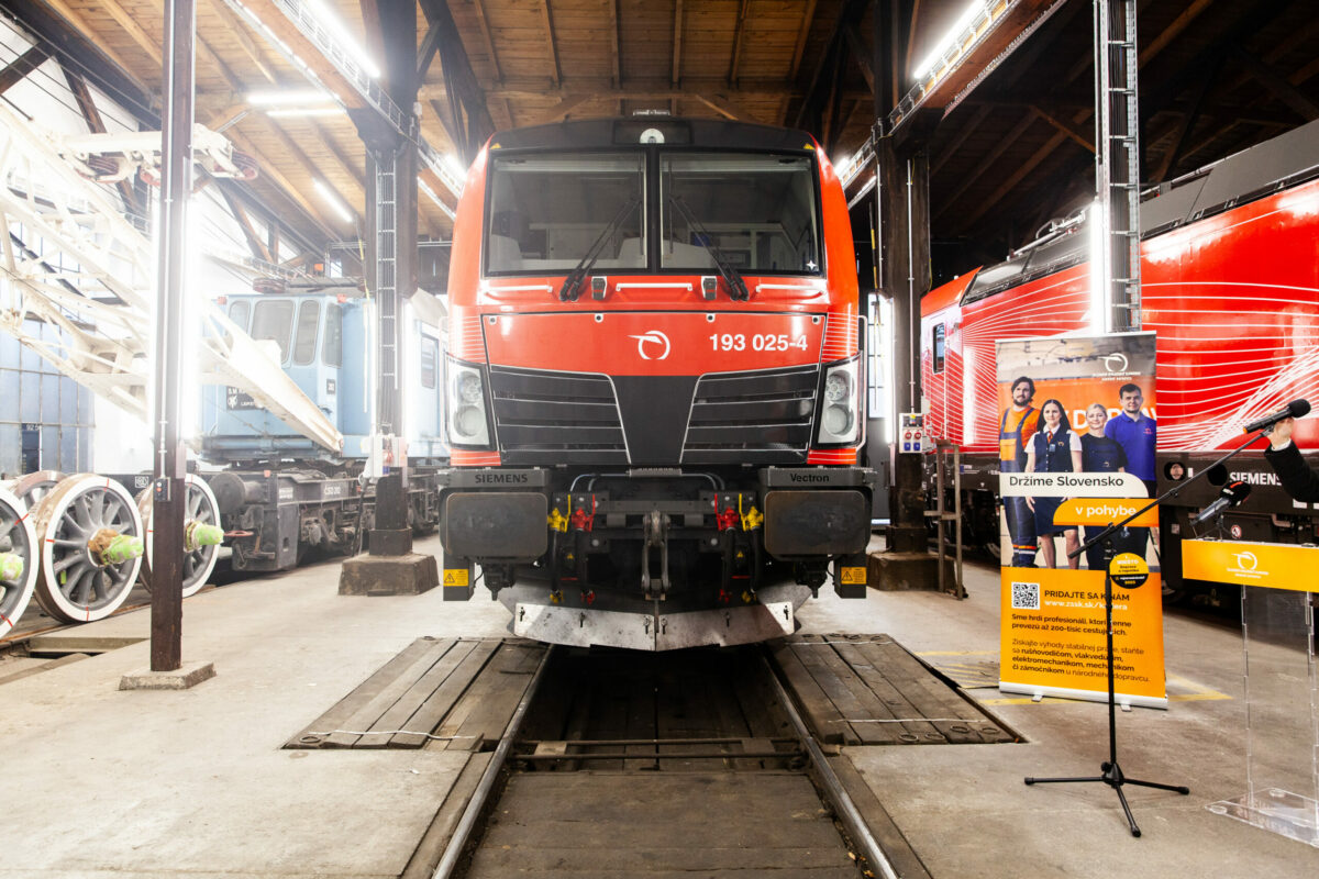 DOPRAVA: ZSSK predstavili nové rušne Vectron